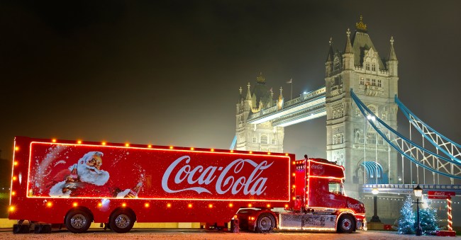 Coca-ColaChristmasTruckTowerBridge small