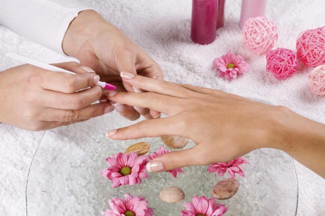 360408-spa manicure