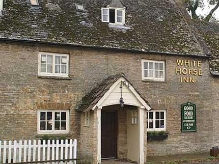 the-white-horse-inn-duns-tew_150520091125585492